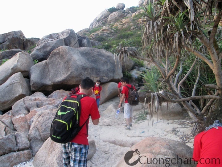 Tiến về cực Đông Mũi Đôi.