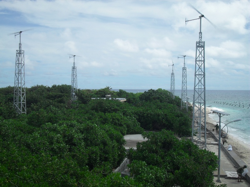 Dù đến đảo nào ở Trường Sa, bạn cũng dễ dàng bắt gặp những hệ thống năng lượng sạch hiện đại như thế này.