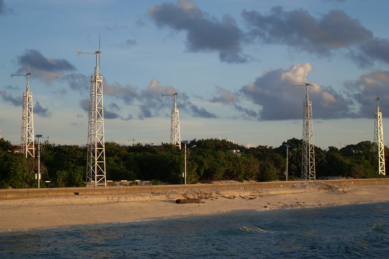 Giữa ráng chiều đỏ rực, Trường Sa đẹp huyền ảo đủ để làm say lòng bất cứ ai có dịp ghé thăm nơi đầu sóng ngọn gió của tổ quốc thân yêu.