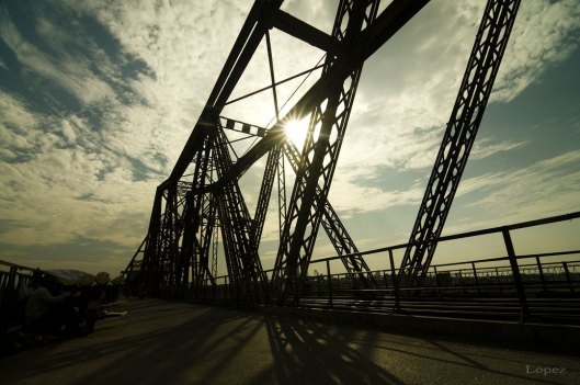 Cầu Long Biên Hà Nội.