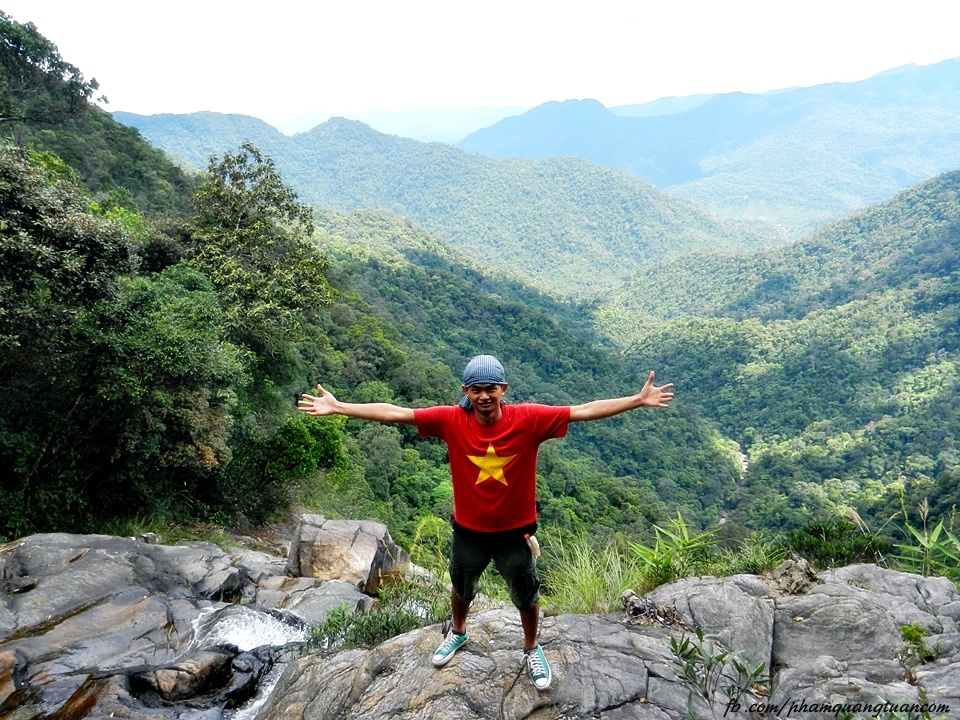 Cảnh ở Thác Đổ Quyên.