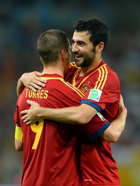 Albiol và Torres trong màu áo Đội tuyển Tây Ban Nha. Ảnh: zimbio.com.