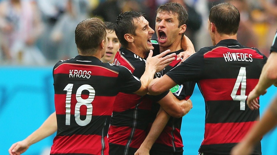 Duc - ‘Co xe tang cao su’ hinh anh