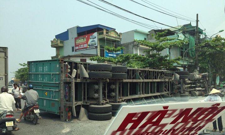 xe container de bep xe con o Nam Dinh anh 4