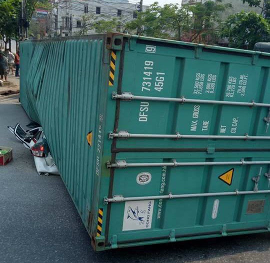 xe container de bep xe con o Nam Dinh anh 5