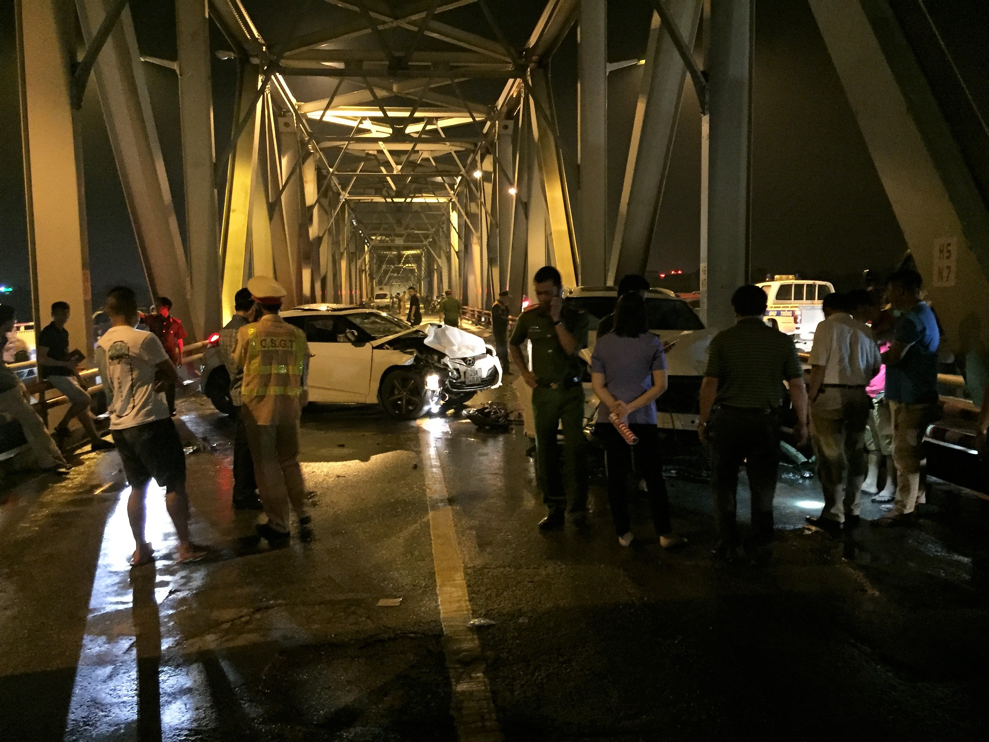 Tai nan cau Chuong Duong khien 3 nguoi tu vong anh 1