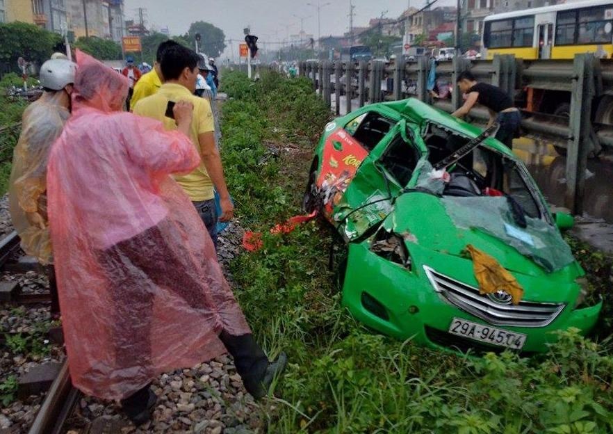 Tau hoa keo le taxi, tai xe trong thuong hinh anh