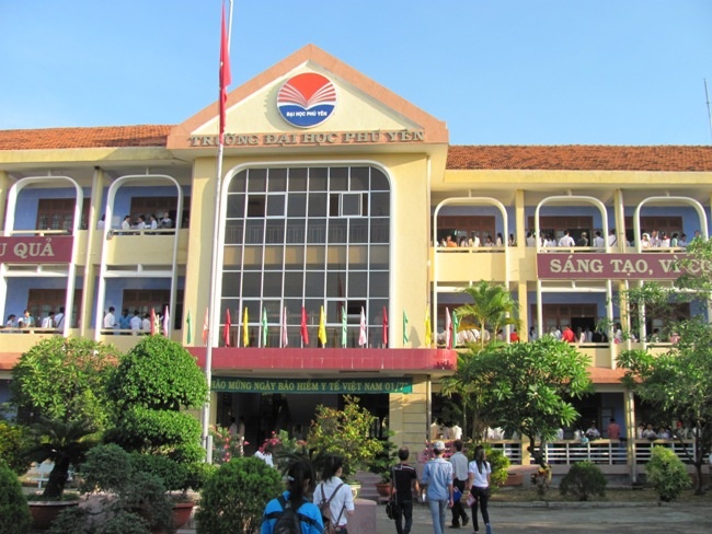 Dai hoc Phu Yen cong bo diem trung tuyen nam 2017 hinh anh
