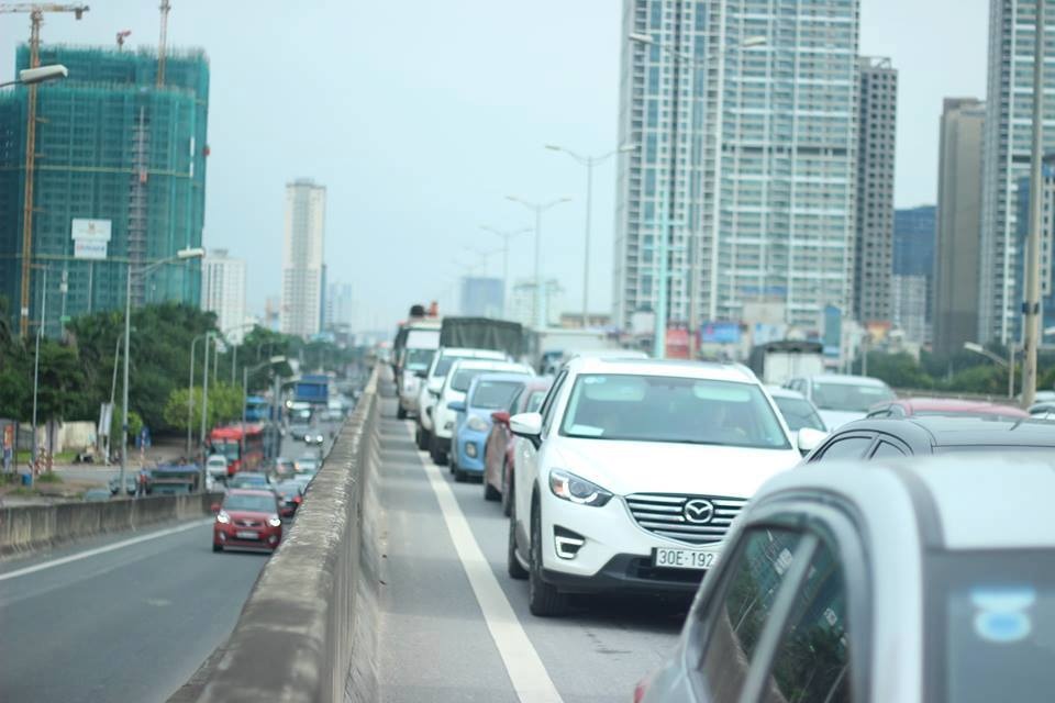 Nam thanh niên tử nạn khi đi xe máy lên đường cao tốc ảnh 2 Nam thanh nien tu nan khi di xe may len duong cao toc anh 2