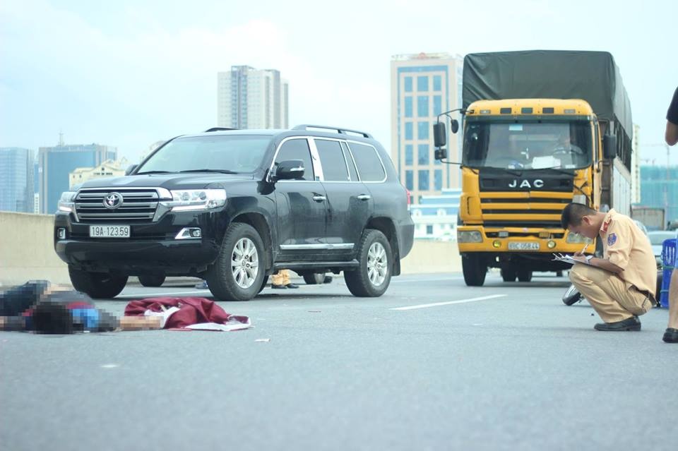 Nam thanh nien tu nan khi di xe may len duong cao toc anh 1