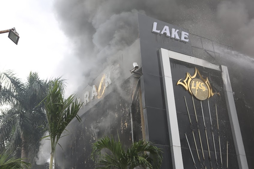 Quan karaoke Lake Side chay rui sau hon 1 gio hoa hoan hinh anh