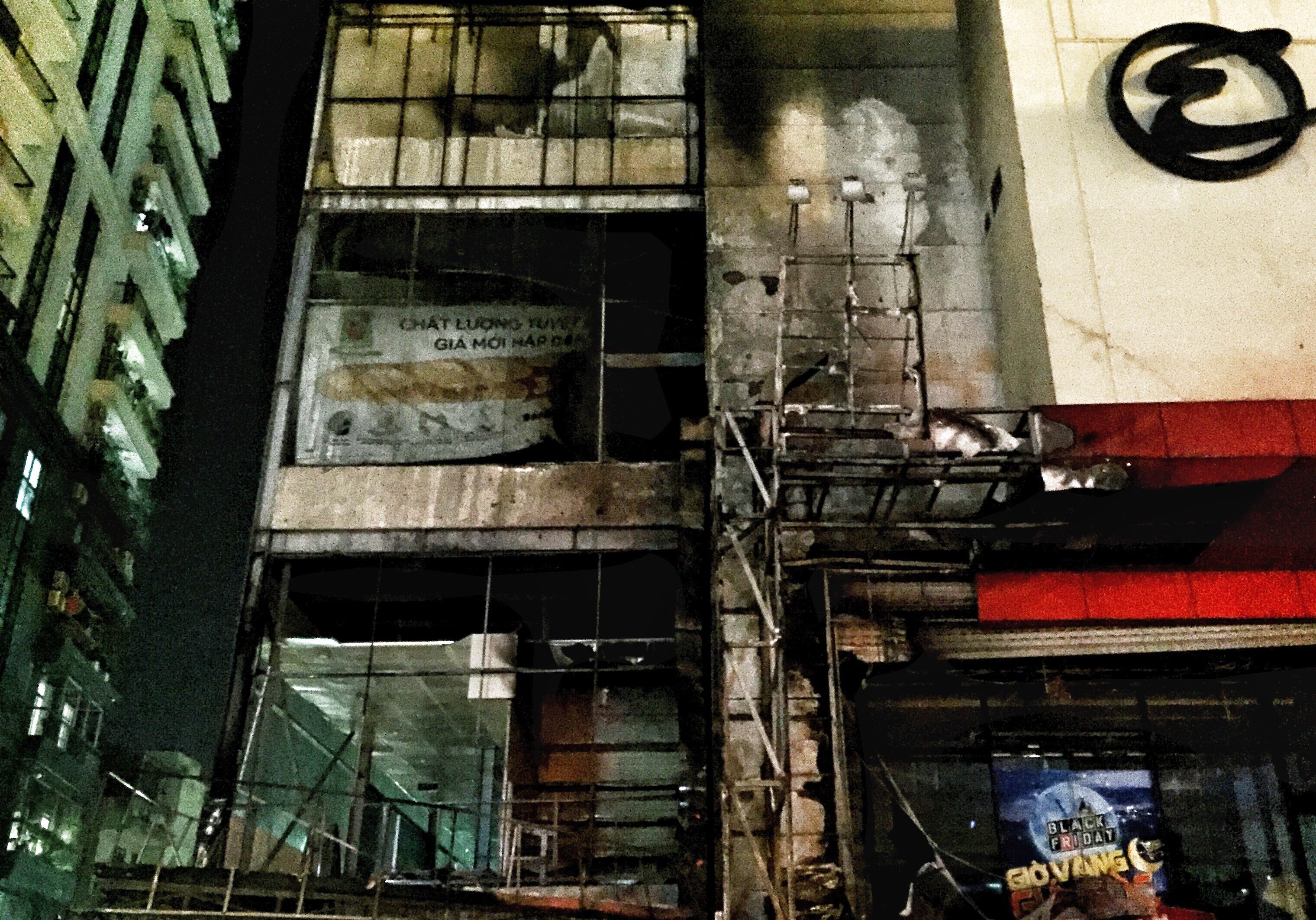 Chay quan tra sua thuoc toa nha Ho Guom Plaza anh 10