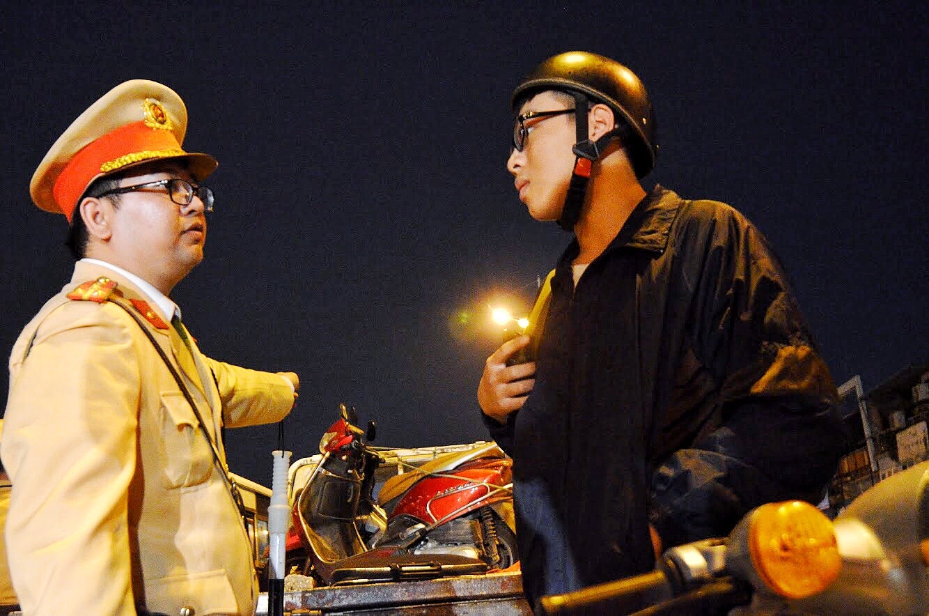 Nguoc chieu pho cam Nghi Tam anh 11