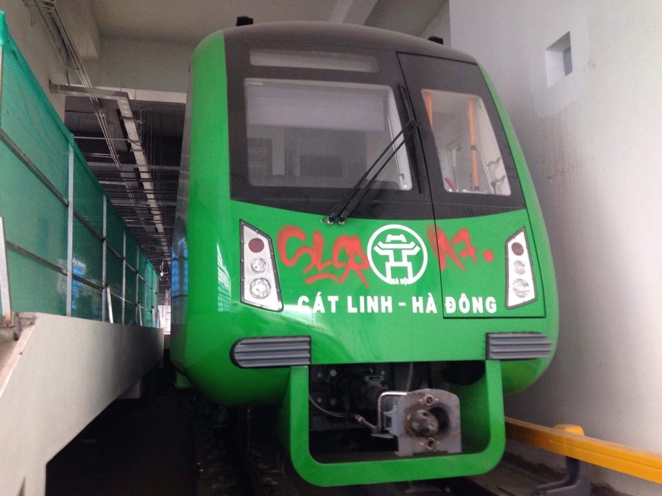 Tau sat Cat Linh - Ha Dong bi ve chang chit anh 2