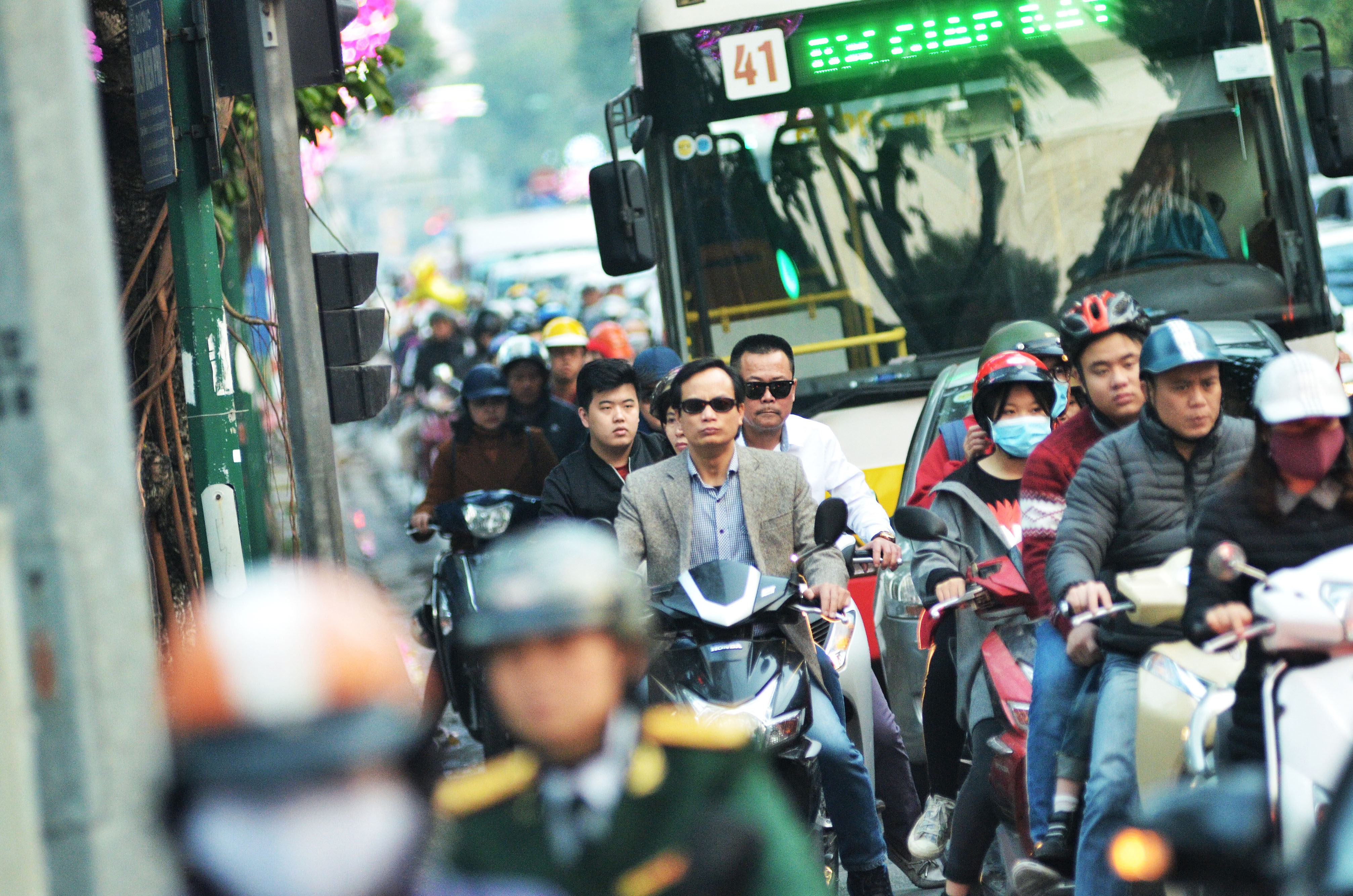 Tac duong mung 1 tet anh 9