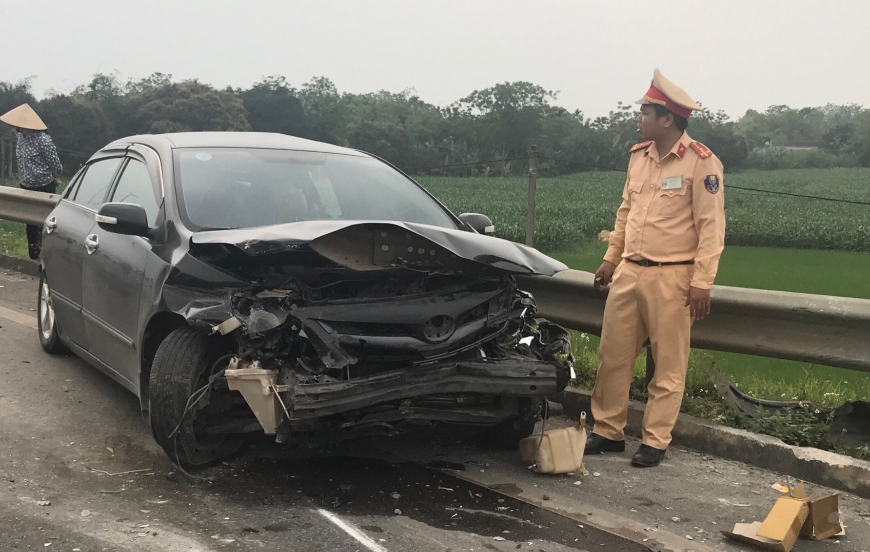 Tai nạn cao tốc Nội Bài - Lào Cai ảnh 2 Tai nan cao toc Noi Bai - Lao Cai anh 2