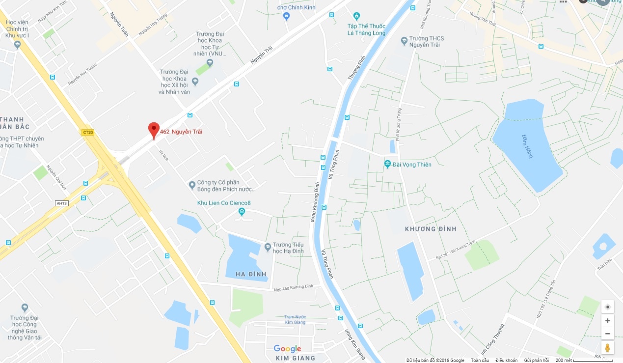 Bình gas rơi vào oto trên đường Nguyễn trãi ảnh 3 Binh gas roi vao oto tren duong Nguyen trai anh 3