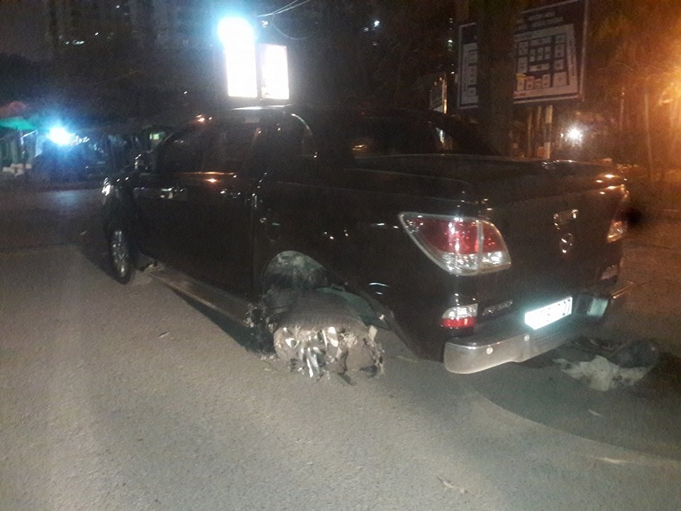 Xe ban tai keo le nam thanh nien 700 m trong dem hinh anh