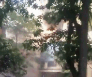 Nguoi dan hoang loan bo chay khi can nha tap the 5 tang boc chay hinh anh