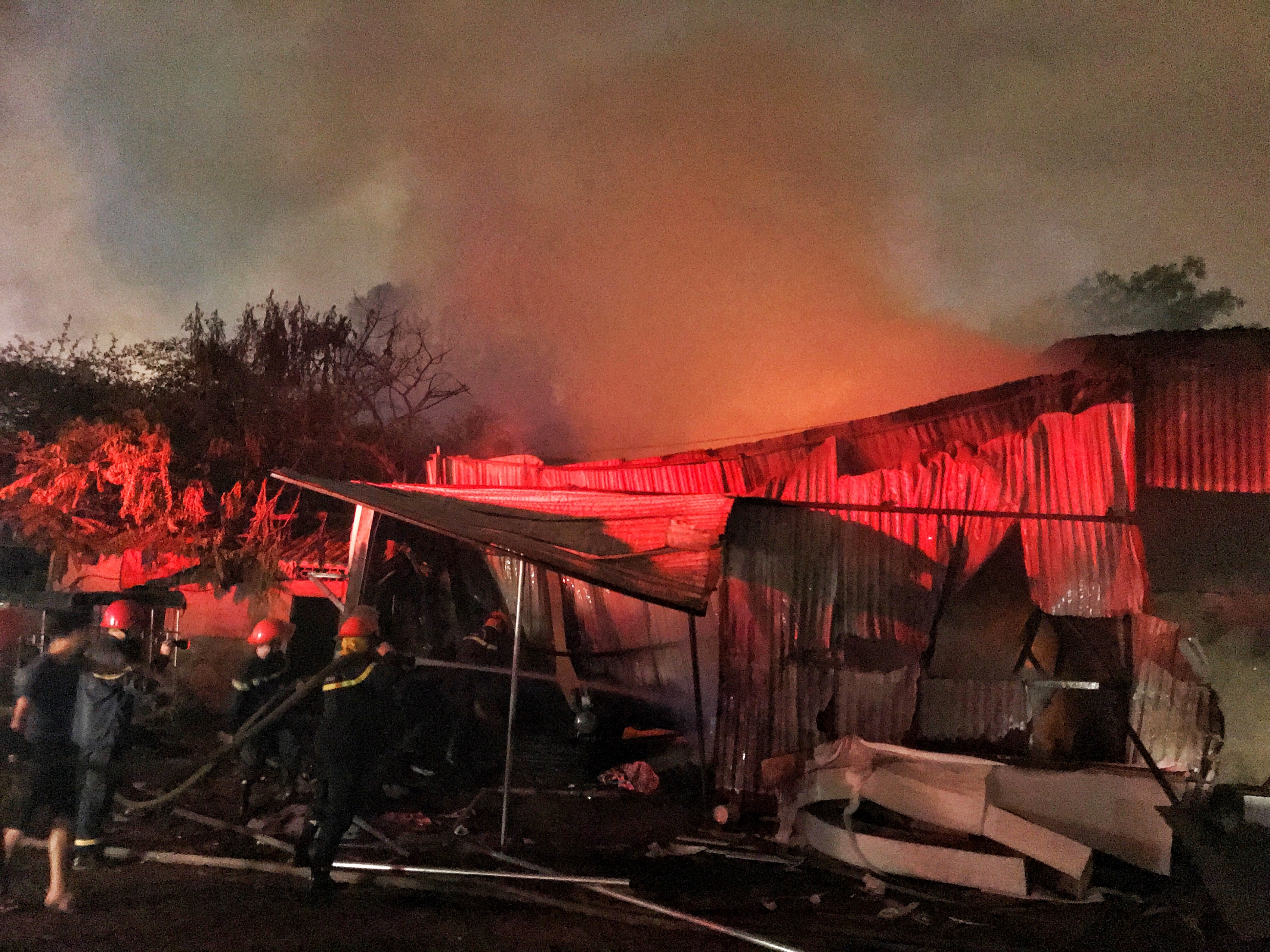 Chay xuong go 500m2 dinh cong anh 2