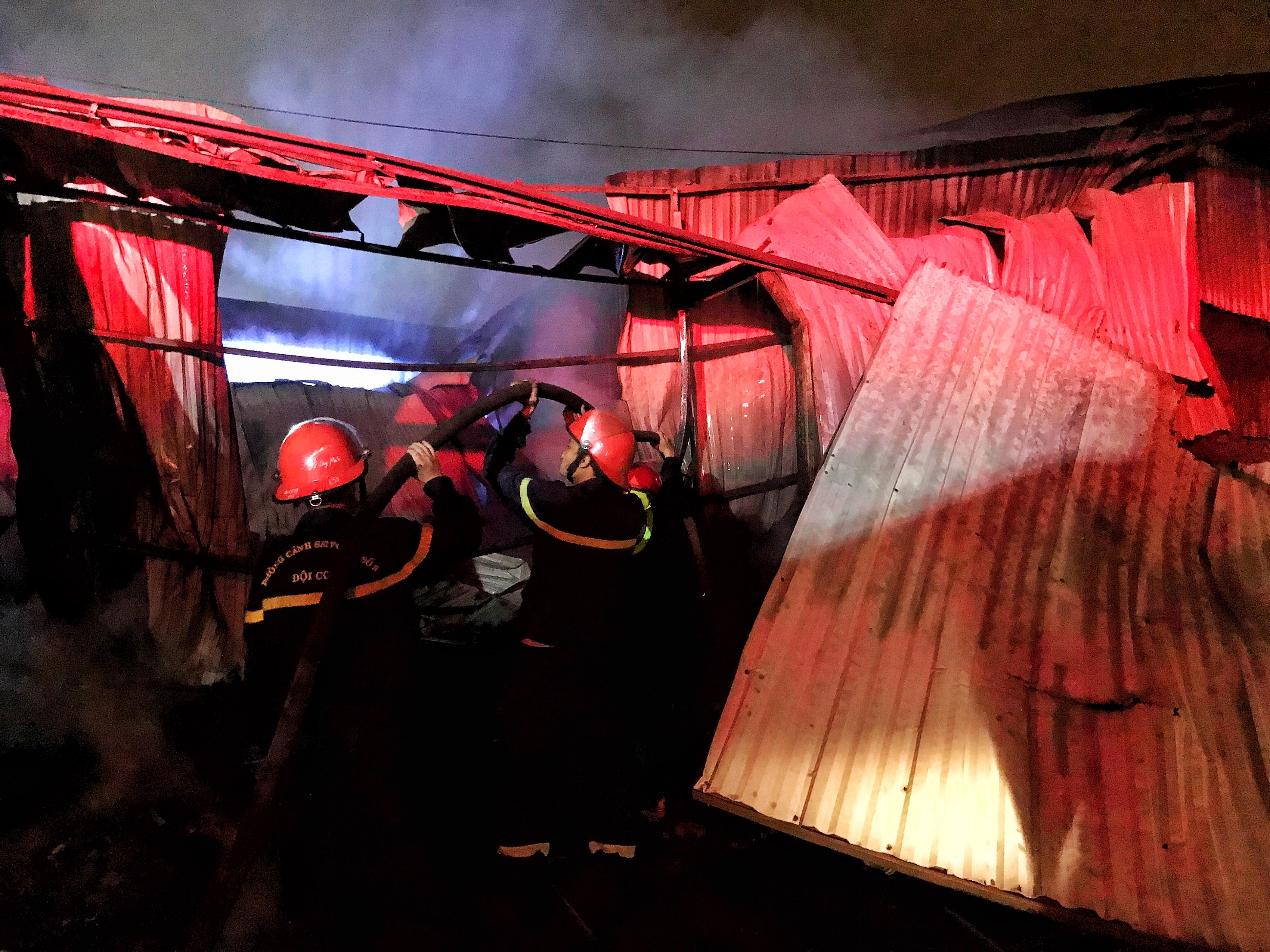 Chay xuong go 500m2 dinh cong anh 5