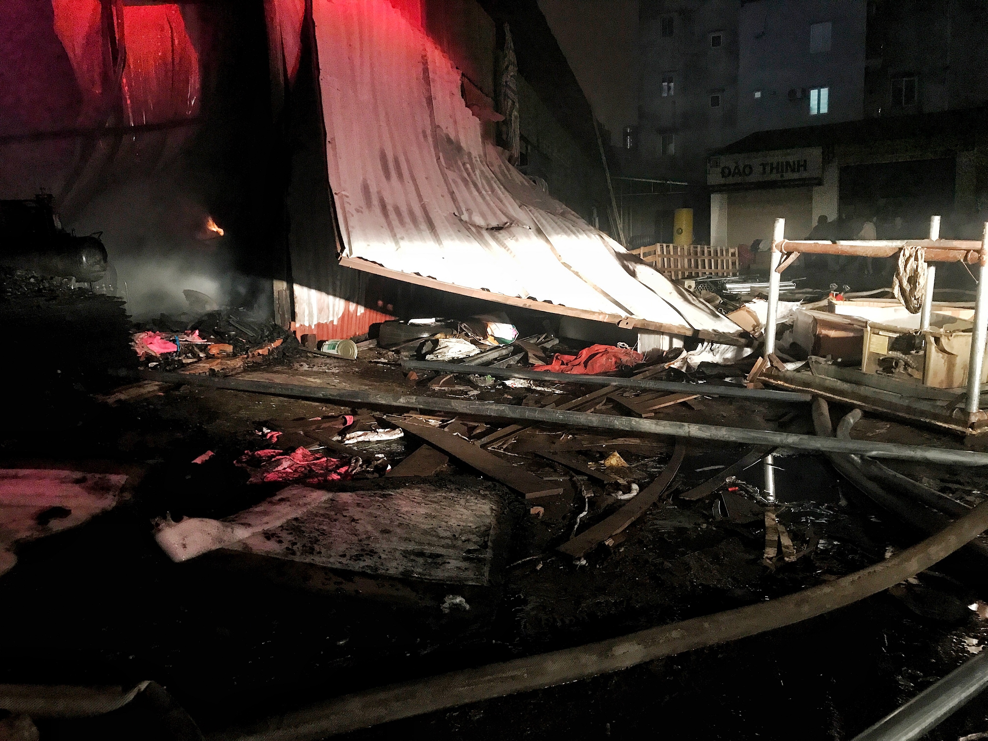 Chay xuong go 500m2 dinh cong anh 8