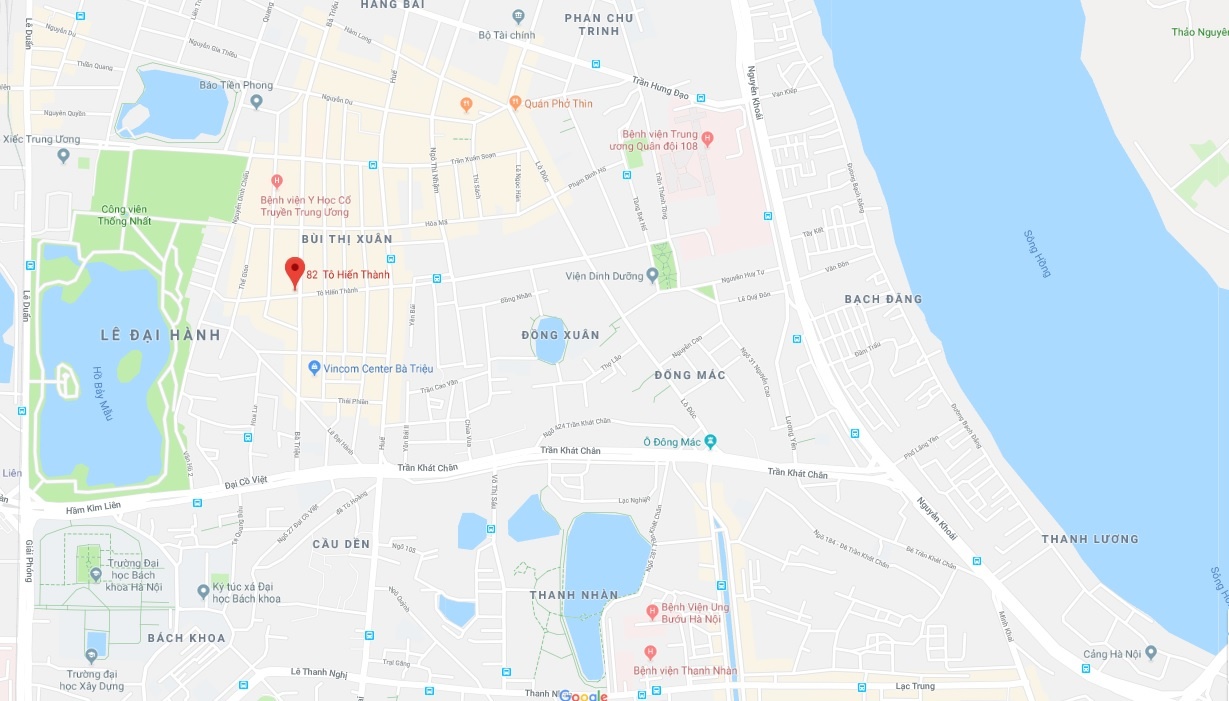 Ôtô Lexus tiền tỉ bị cây phượng bật gốc đè trúng ảnh 3 Oto Lexus tien ti bi cay phuong bat goc de trung anh 3