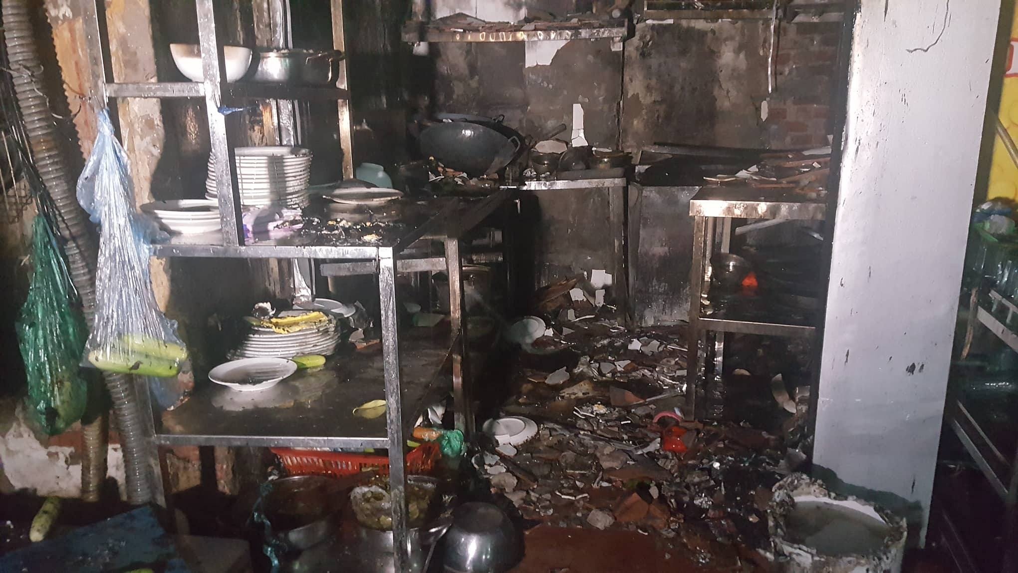 Cháy cửa hàng bia 86 Quán sứ ảnh 2 Chay cua hang bia 86 Quan su anh 2