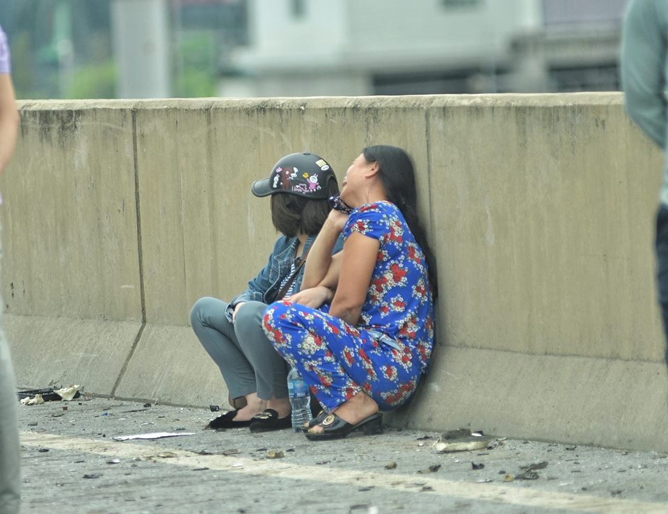 Chay xe khach tren duong vanh dai 3 tren cao anh 2