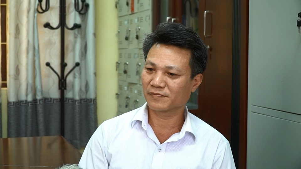 Nghi van be trai bi vat sac nhon cua vao vung kin hinh anh