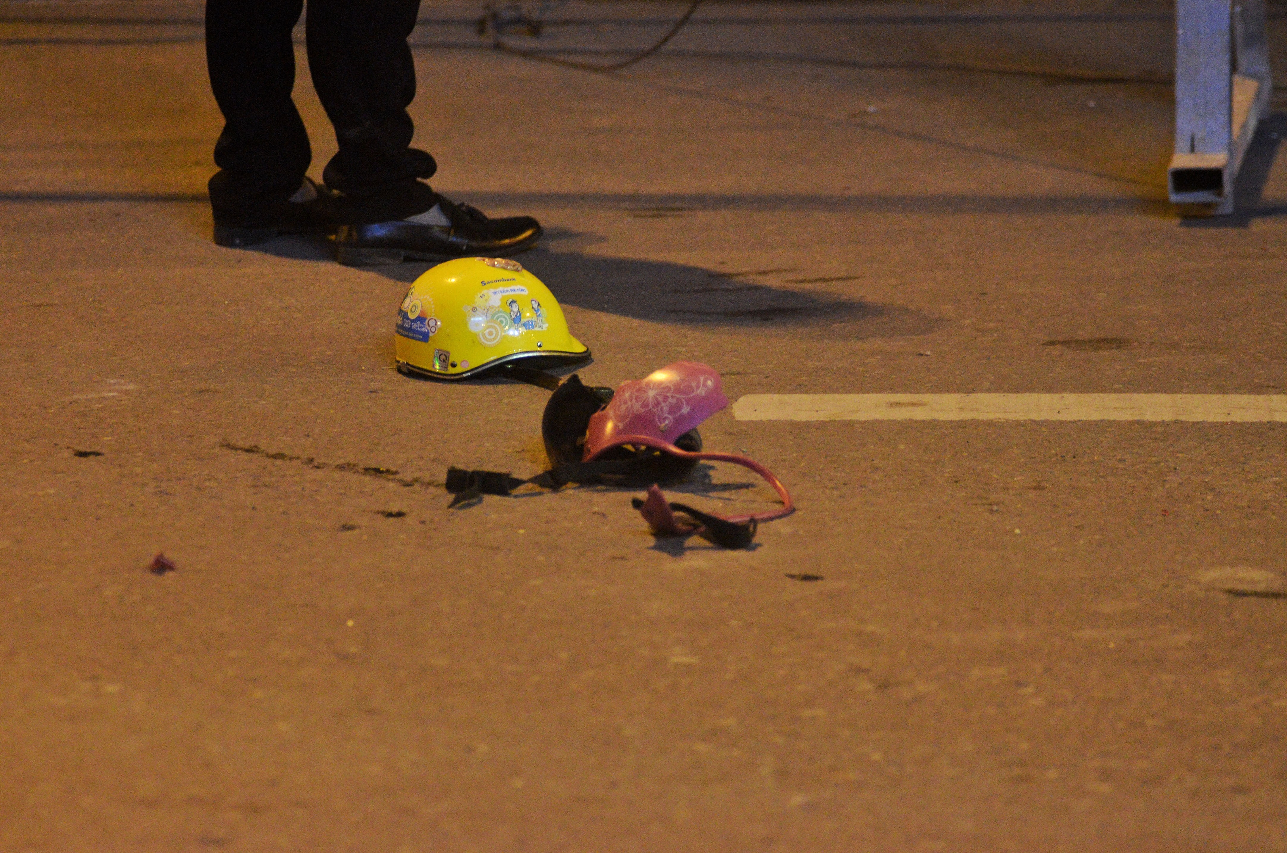 Thanh sat roi trung nguoi di duong o Le Van luong anh 5