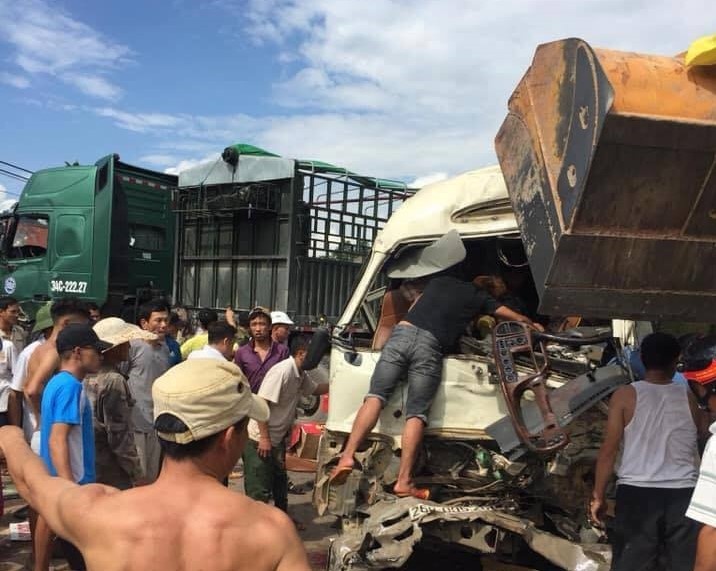 Tai nan xe khach Son La anh 2