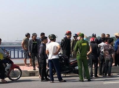 Cai va voi nguoi yeu, co gai mang thai 4 tuan nhay cau tu tu hinh anh