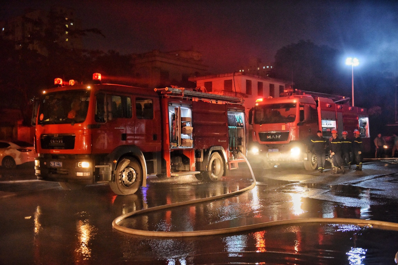 Chay gara oto o Nam Trung Yen anh 1