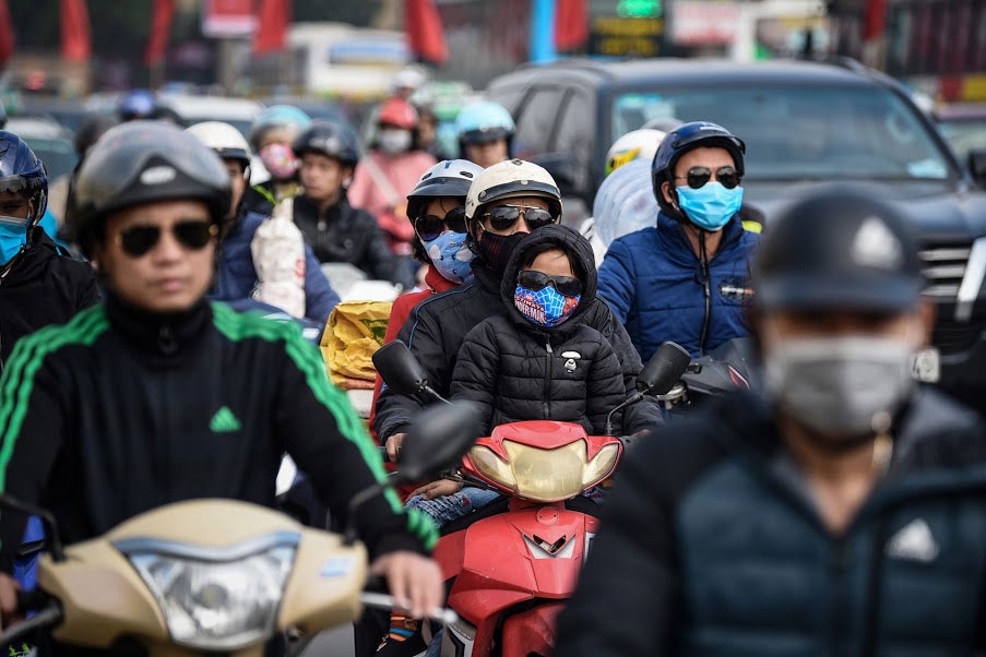 Dong nguoi ve que an Tet khien cua ngo thu do Ha Noi un u hinh anh