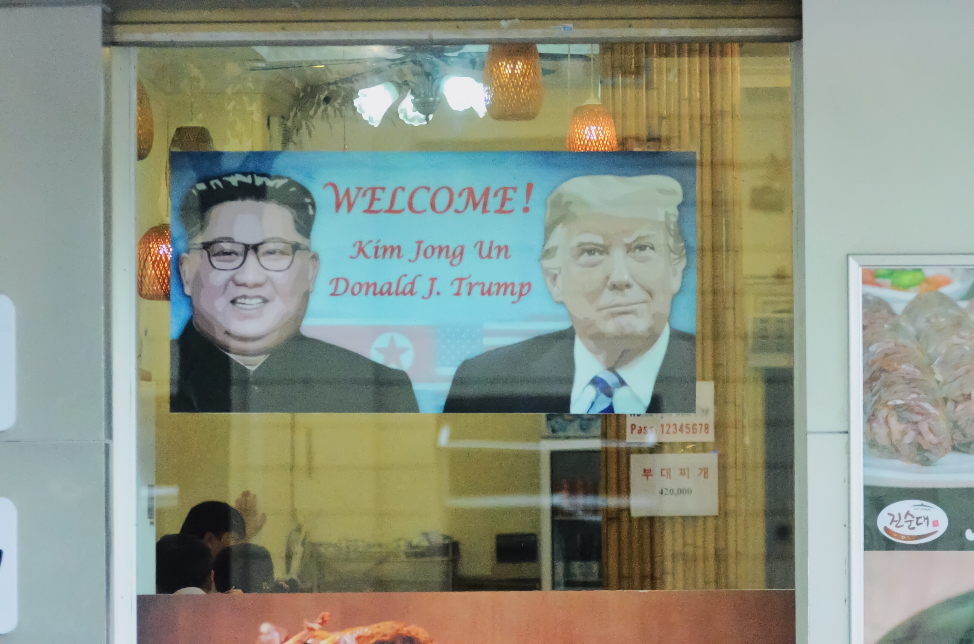 Nhieu nha hang,  dich vu an theo thuong dinh trump - kim anh 6