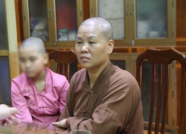 Su thay chua Sung Quang thanh minh viec nghi danh dap tre em tai chua hinh anh