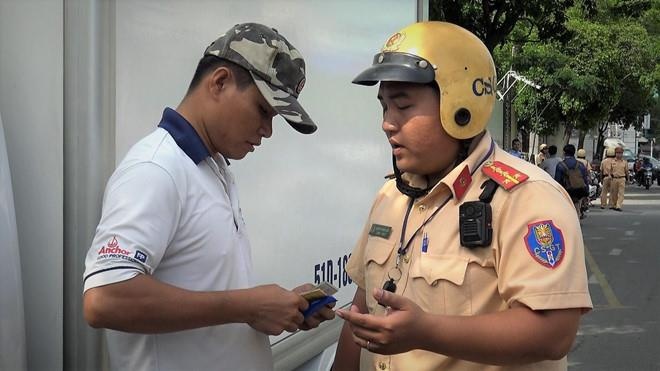 Hon 10.000 nguoi bi xu phat sau nua thang CSGT TP.HCM tong kiem tra hinh anh