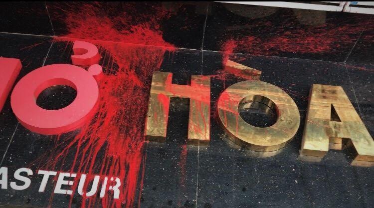 Cong an dieu tra vu tiem pho Hoa Pasteur bi nem chat ban hinh anh