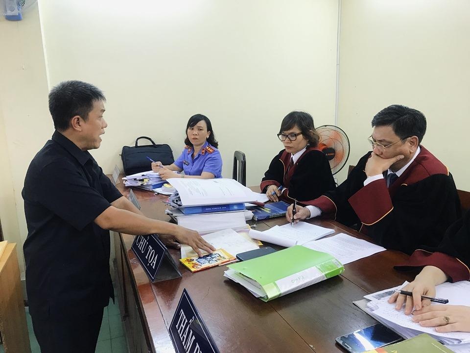 Ong Le Linh lan dau trinh ban thao goc truyen Than dong dat Viet hinh anh