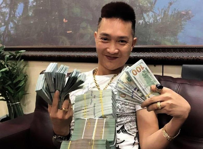 Huan 'Hoa Hong' khoe tien do truoc khi bi dua di cai nghien hinh anh