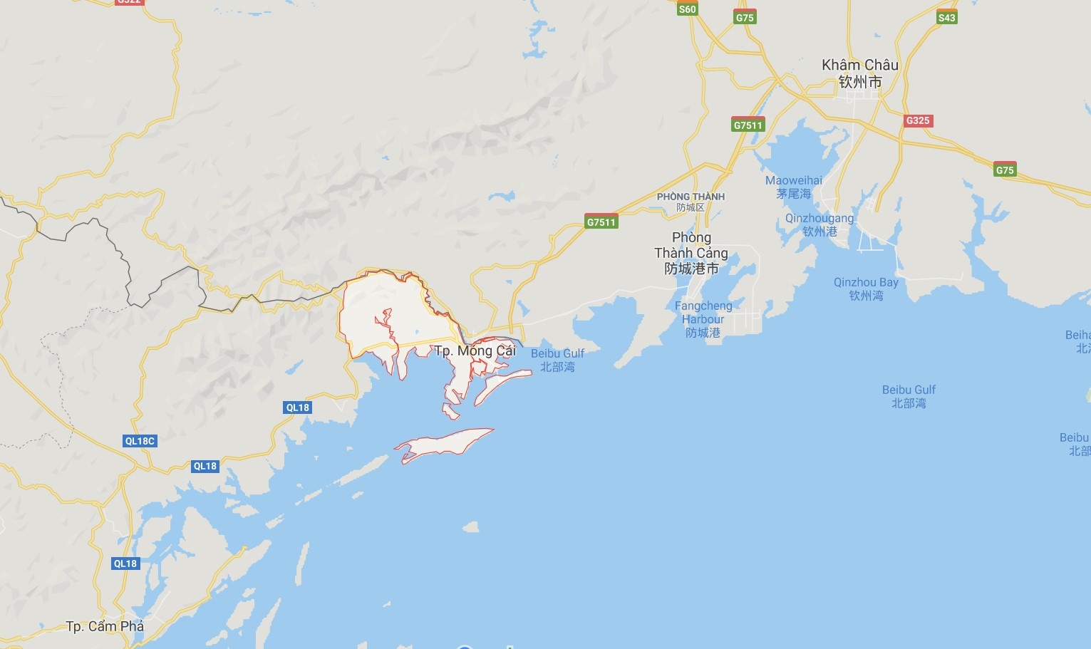 cam sung AK dap vo kinh Chevrolet Camaro anh 2