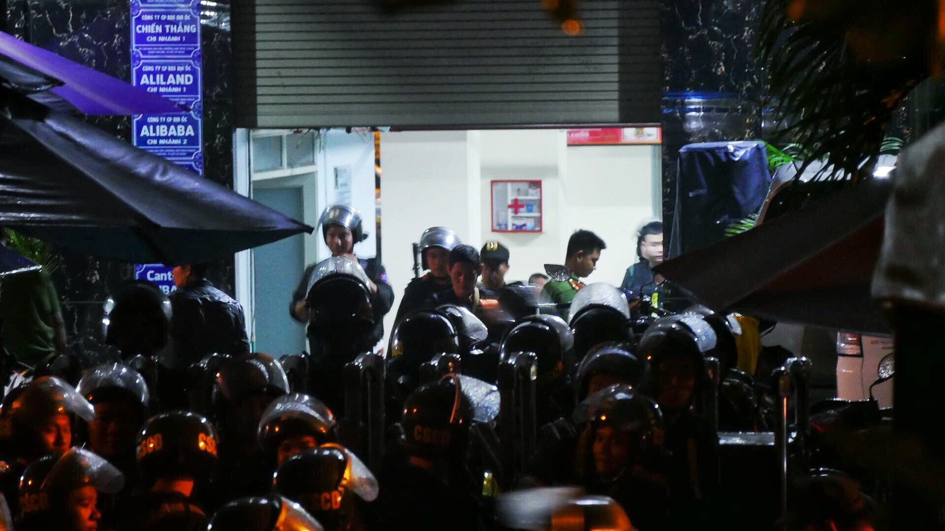 Công an khám xét trụ sở Alibaba ảnh 6 Cong an kham xet tru so Alibaba anh 6