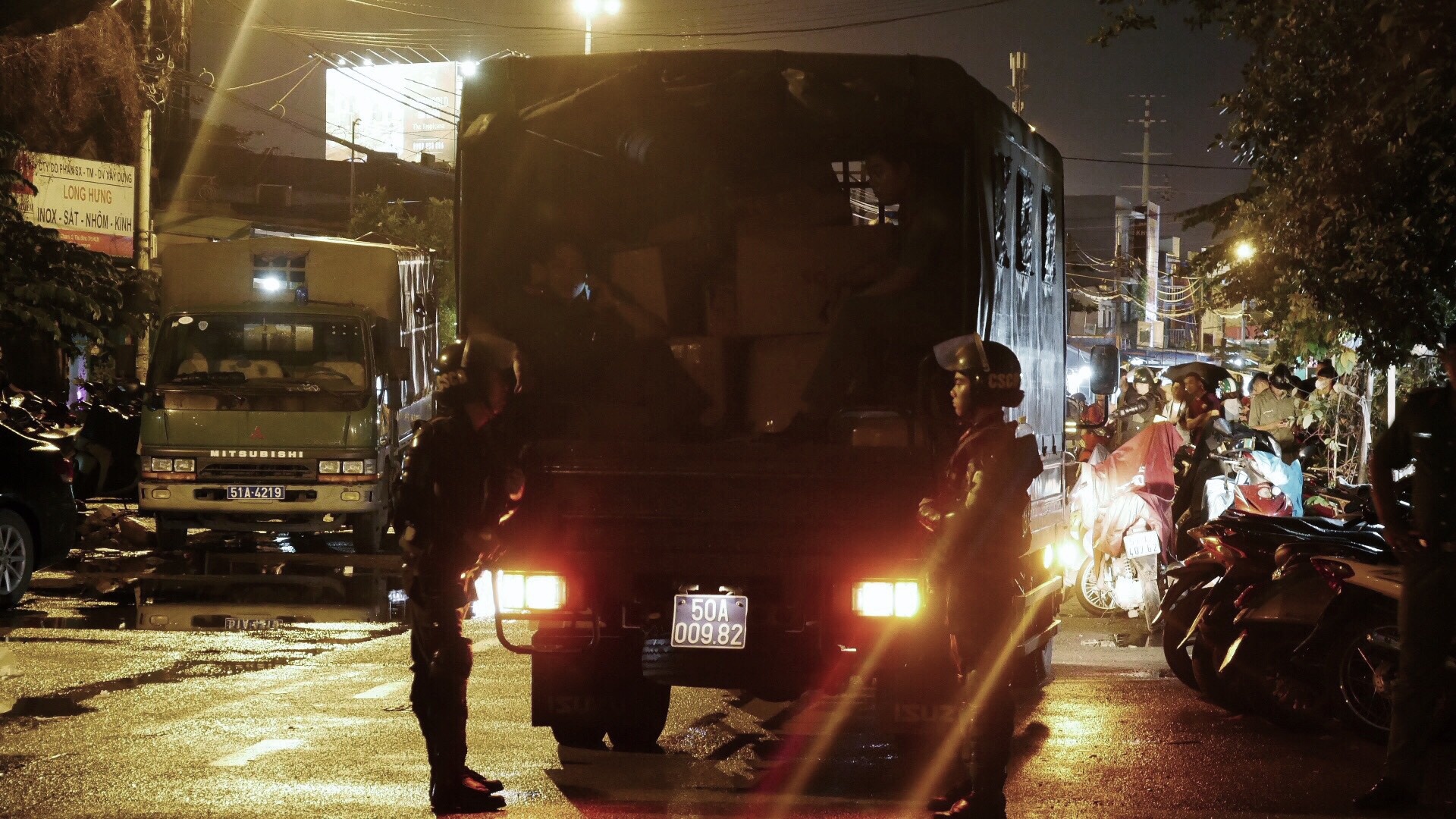 Công an khám xét trụ sở Alibaba ảnh 12 Cong an kham xet tru so Alibaba anh 12