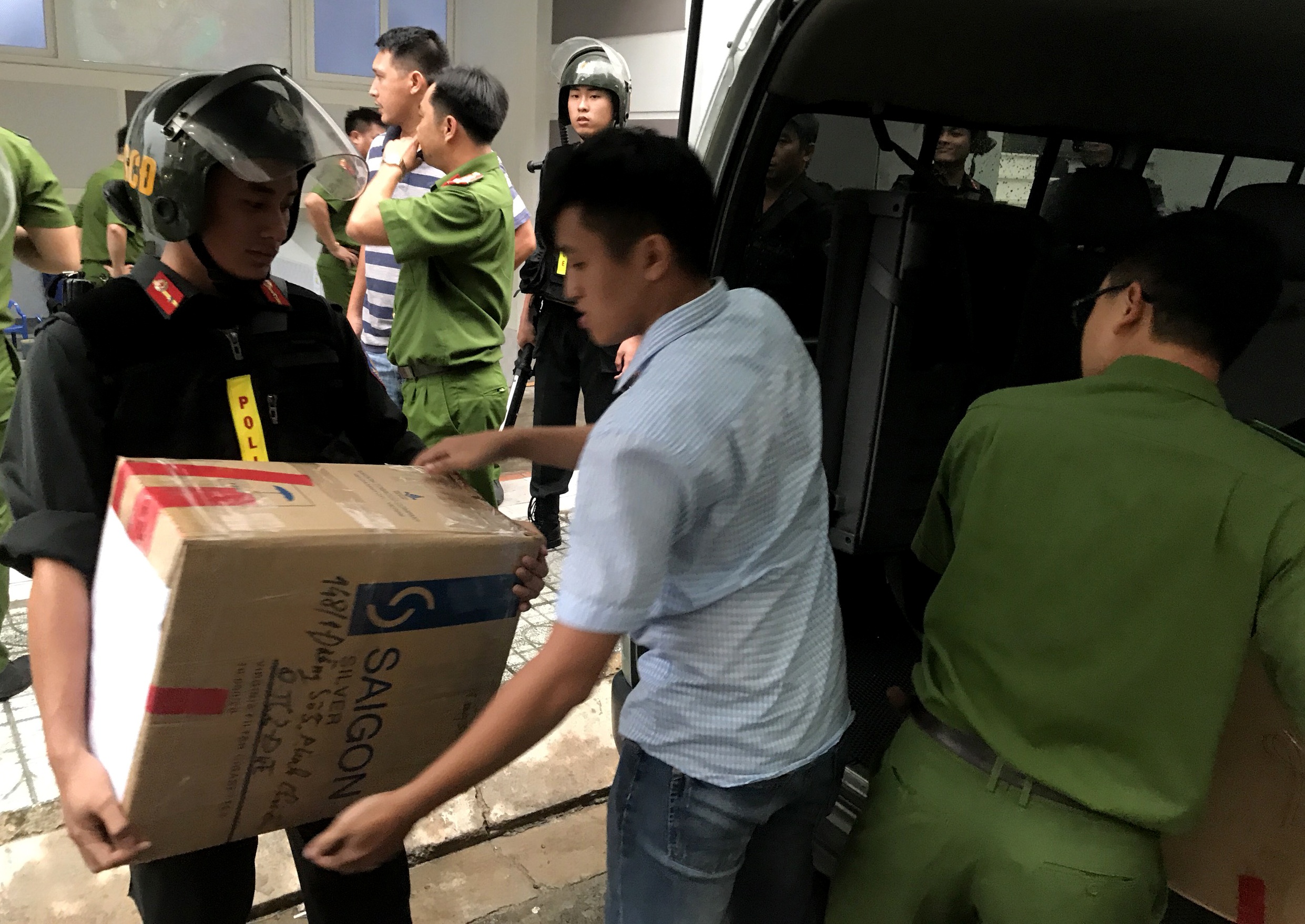 Kham xet kho hang cua Alibaba anh 3