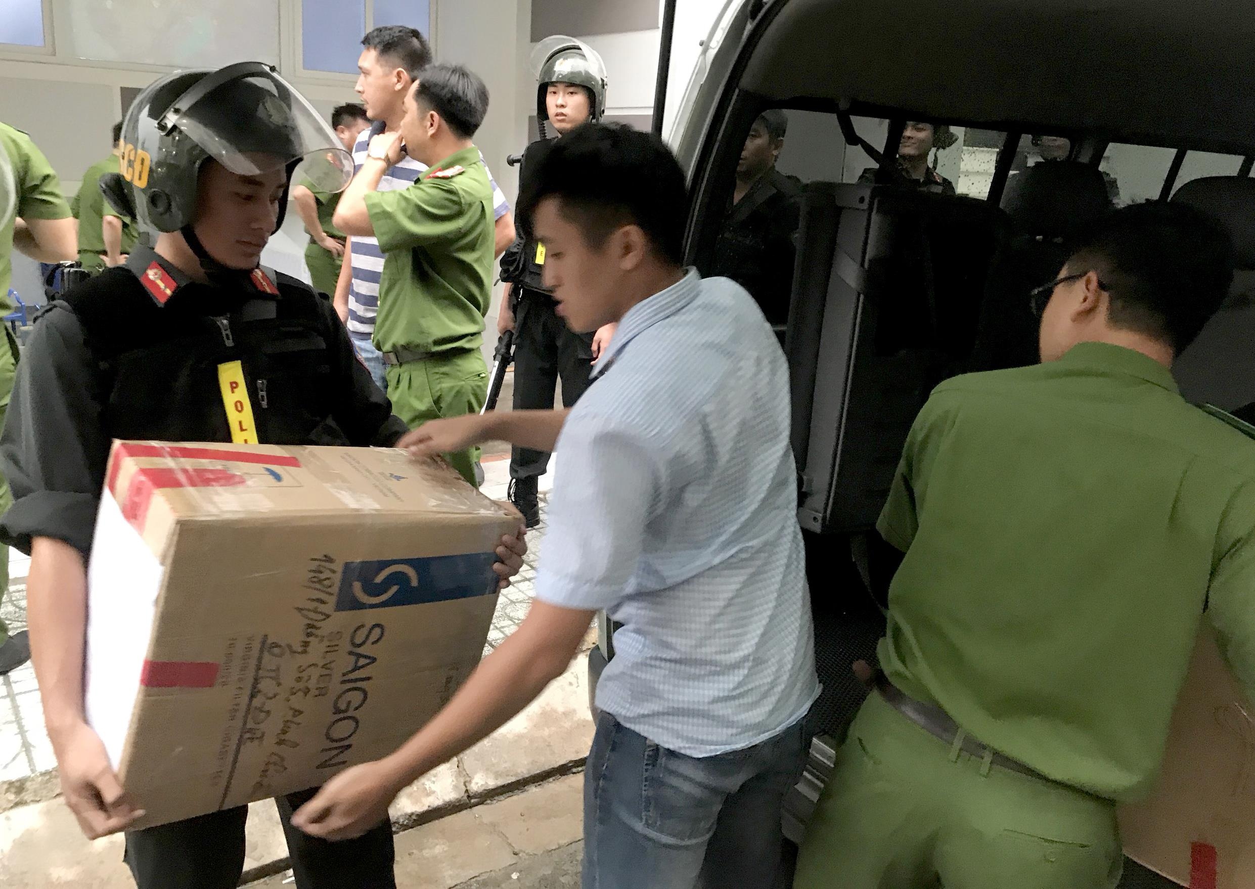 Canh sat kham xet cong ty lien quan Alibaba hinh anh