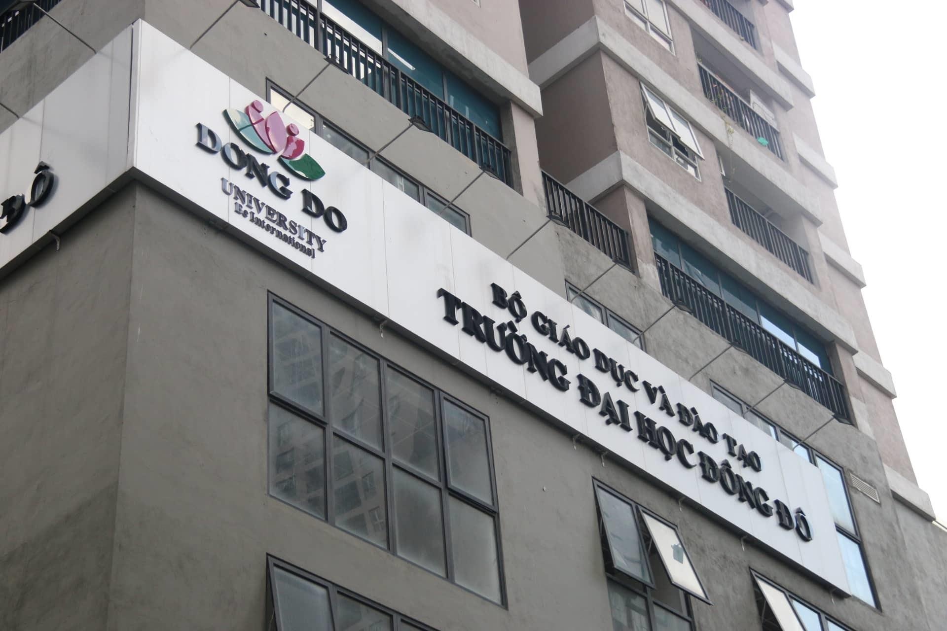Khoi to, bat tam giam 2 pho hieu truong Dai hoc Dong Do hinh anh