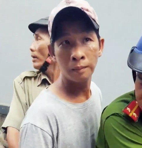 Cha dượng bạo hành con quận 12 ảnh 1 Cha duong bao hanh con quan 12 anh 1