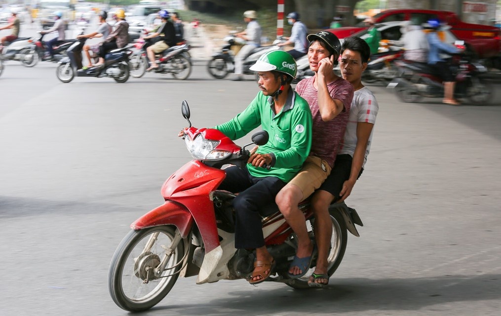 Xử lý xe ôm công nghệ sử dụng điện thoại ảnh 1 Xu ly xe om cong nghe su dung dien thoai anh 1