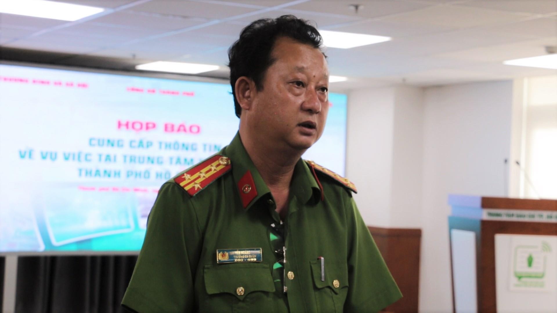 Ong Dung xam hai be gai nhieu lan trong ca truc toi hinh anh